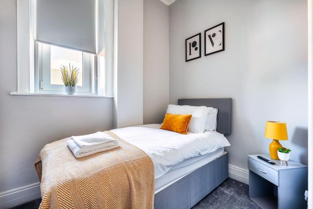 Kali Apartment - Spacious 3 Bed Apartment In Wishaw Wishaw  Eksteriør bilde