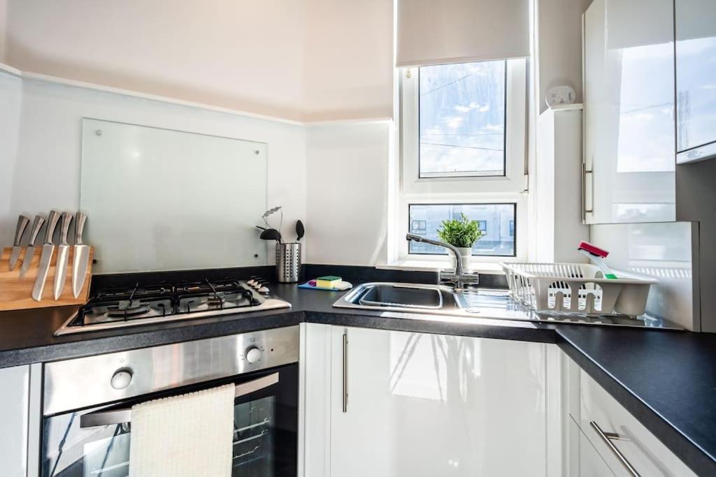 Kali Apartment - Spacious 3 Bed Apartment In Wishaw Wishaw  Eksteriør bilde